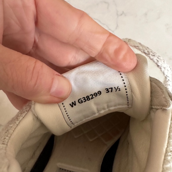 Authentic Chanel Metallic and Tweed Sneakers, size 37.5, cream and silver - Picture 7 of 9